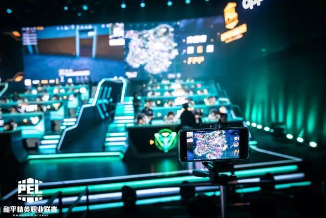 赛场之外有 赛场之外有